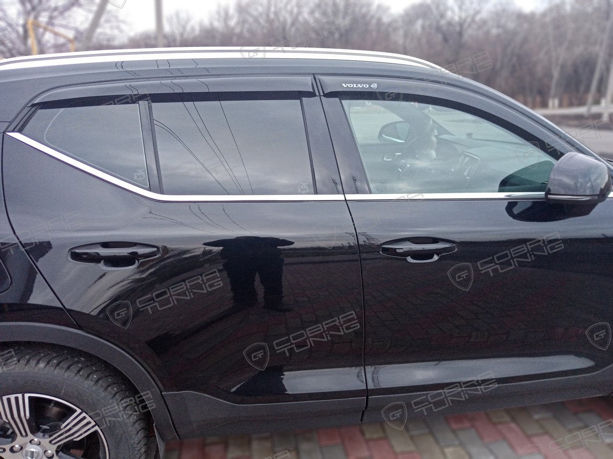 Отзыв - ветровики Cobra Tuning на окна Volvo XC40 2018 с гравировкой