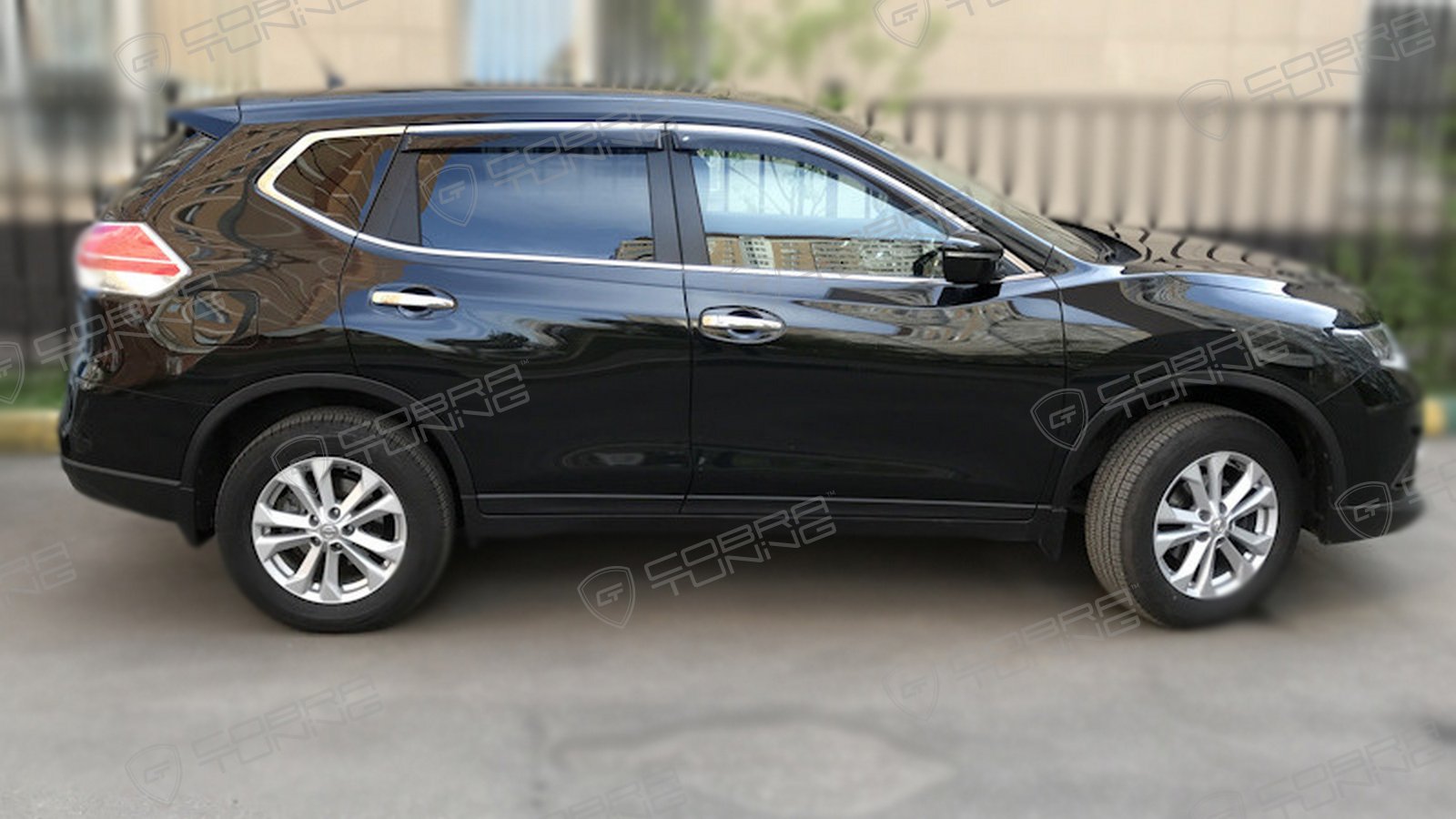 Дефлекторы окон Nissan X-Trail III (T32) 2014 с хромированной полосой