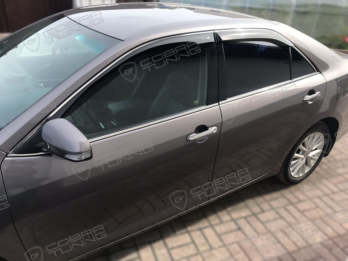 Дефлекторы окон Toyota Camry VII Sd 2011 с хромированной полосой